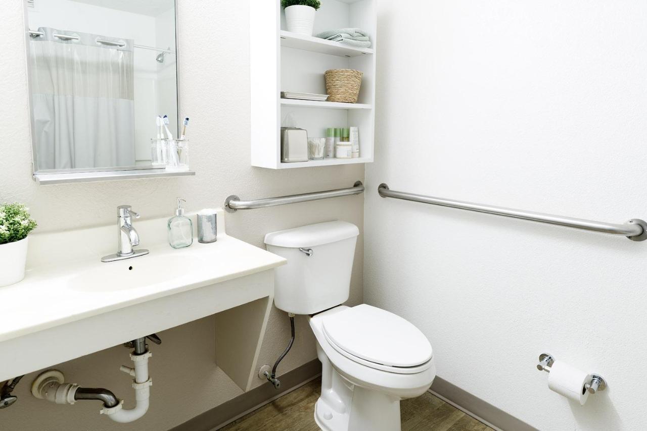 Intown Suites Extended Stay Houston Tx - Hobby Airport ภายนอก รูปภาพ